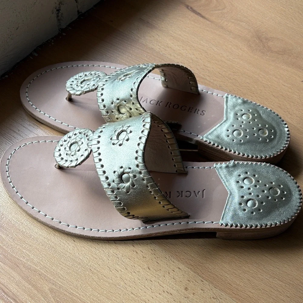 Jack Rogers Metallic Gold Thong Sandals 8.5 Wide - Picture 2 of 3